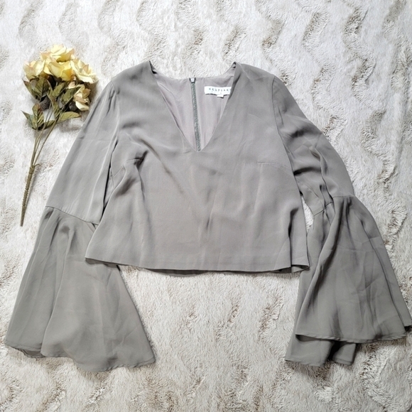 KEEPSAKE the Label Tops - Keepsake The Label Gray Bell Sleeve V Neck Cropped Top Size S